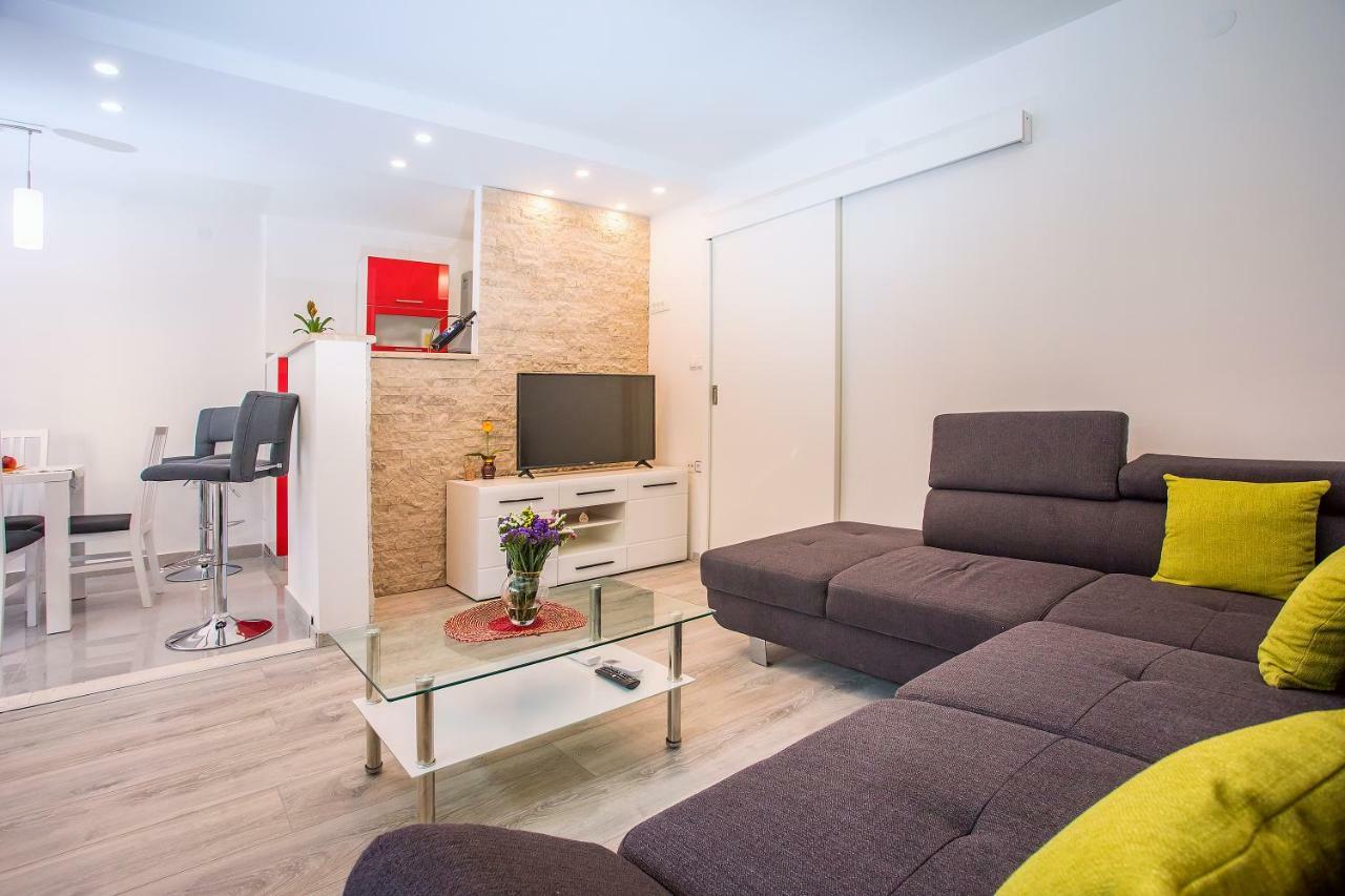 Apartamento Kate Omiš Exterior foto